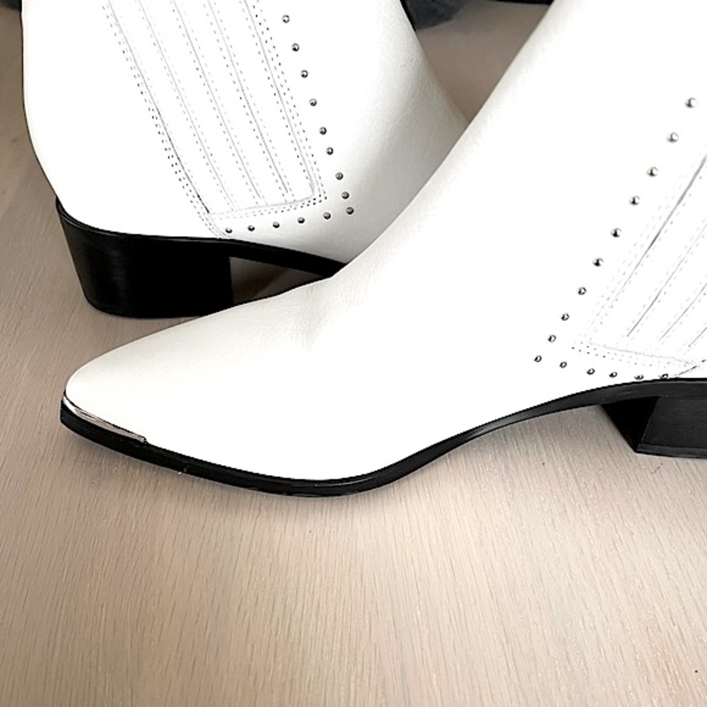 NEW Marc Fisher LTD Yami white leather studded ankle booties - Picture 5 of 9